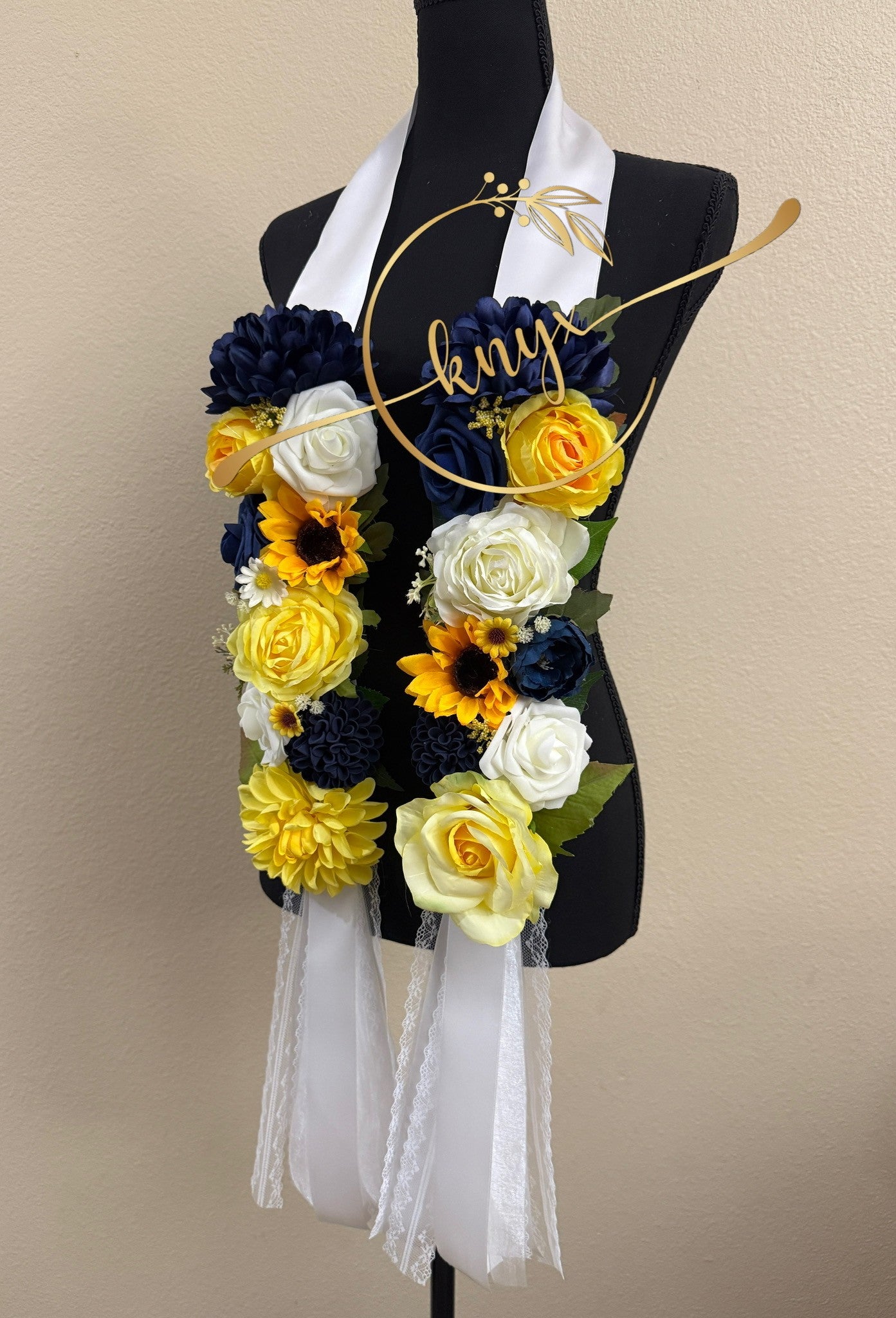 Unique Graduation Flower Lei (YELLOW, WHITE & BLUE)